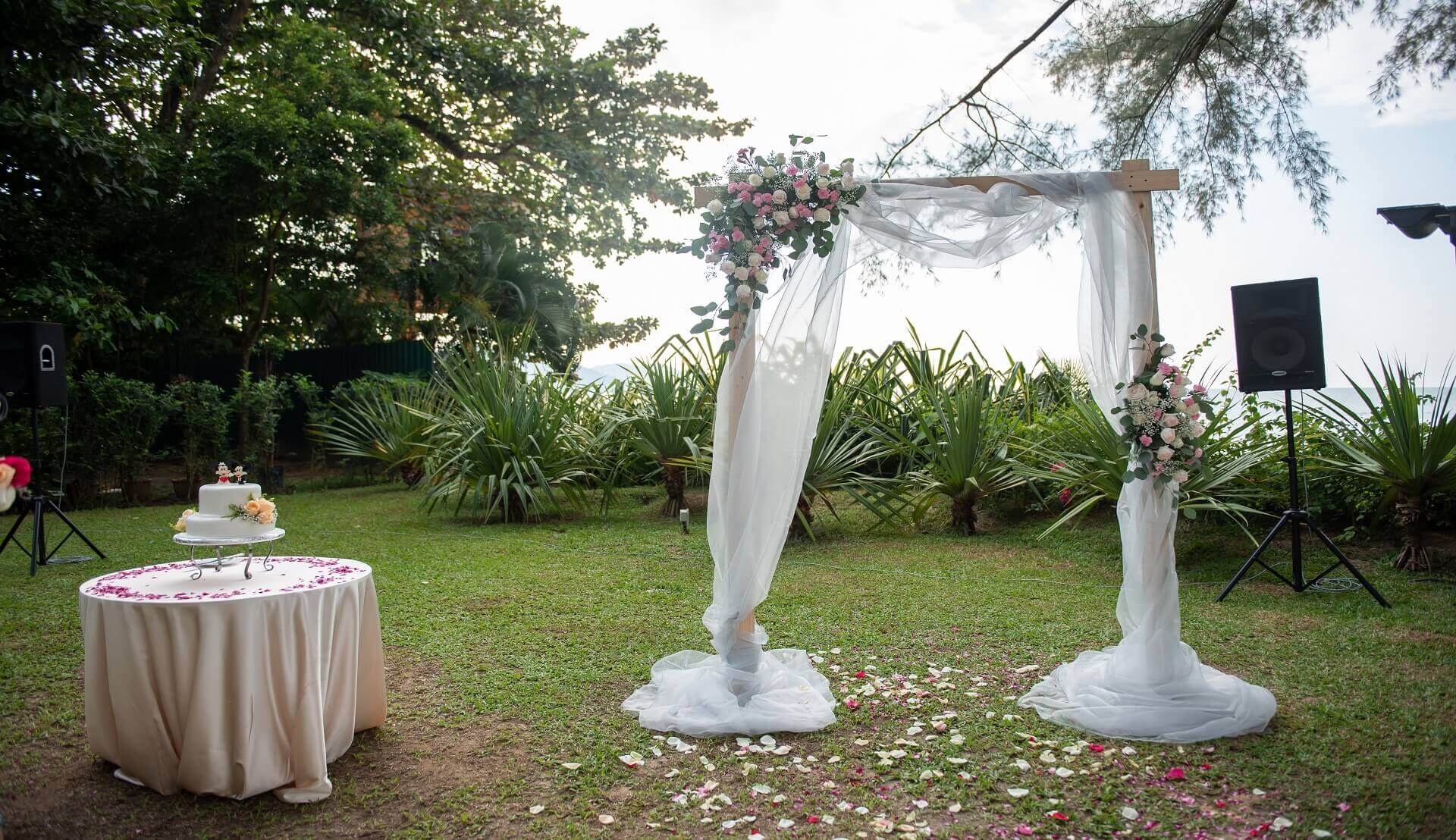 Sugar & Spice Events - Wedding Arch for the couple 