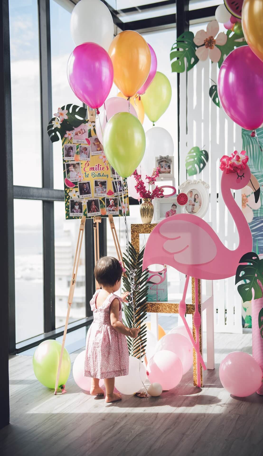 Sugar & Spice Events - Pink flamingo with colourful balloon