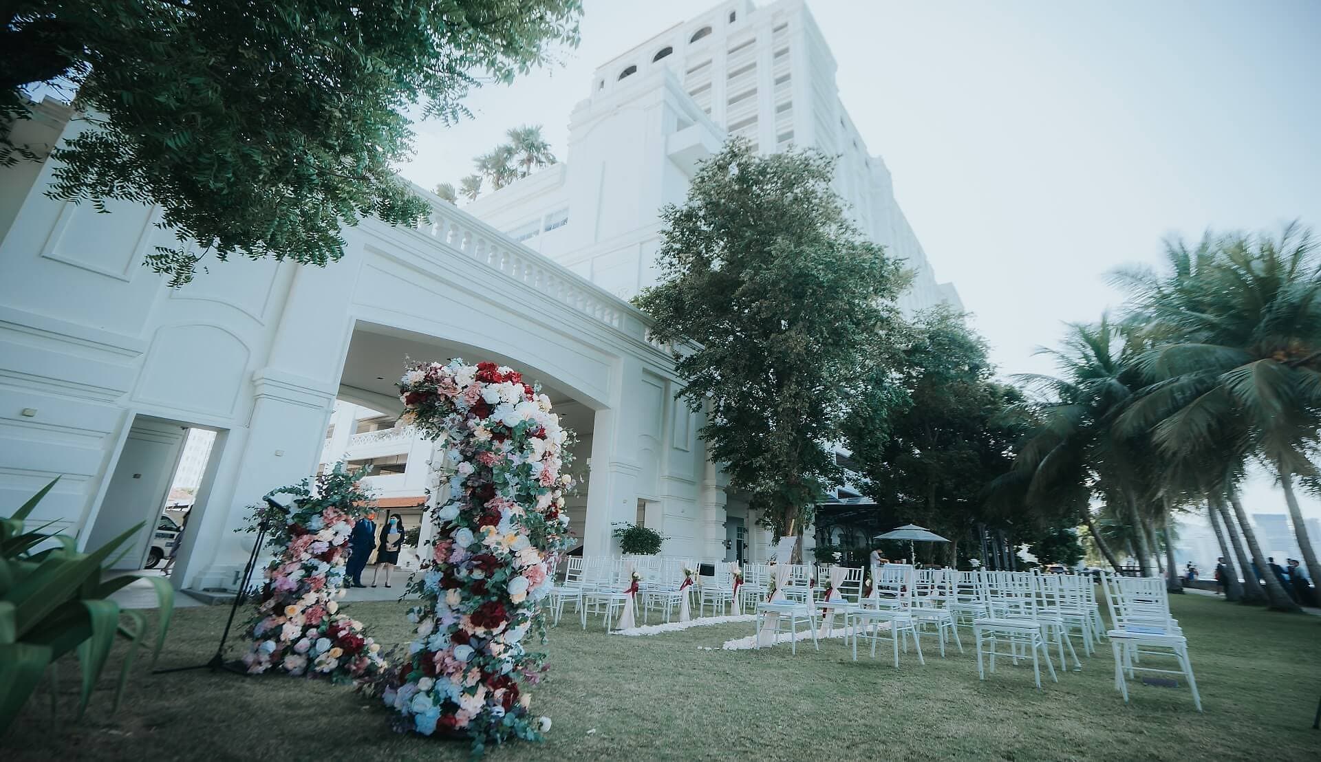 Sugar & Spice Events - Wedding Decoration Ring Arch along Coconut Trees